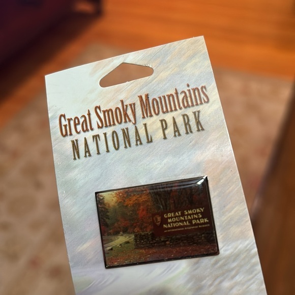 Bundle of Great Smoky Mountains National Park Collector Pins 7 pins - Picture 8 of 12